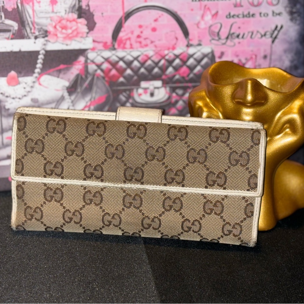 Gucci long wallet